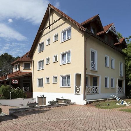 Hotel Francoise 巴拉通雷勒 外观 照片