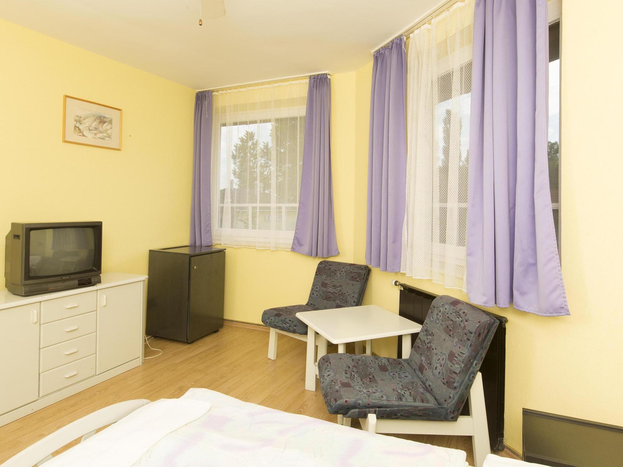 Hotel Francoise 巴拉通雷勒 外观 照片